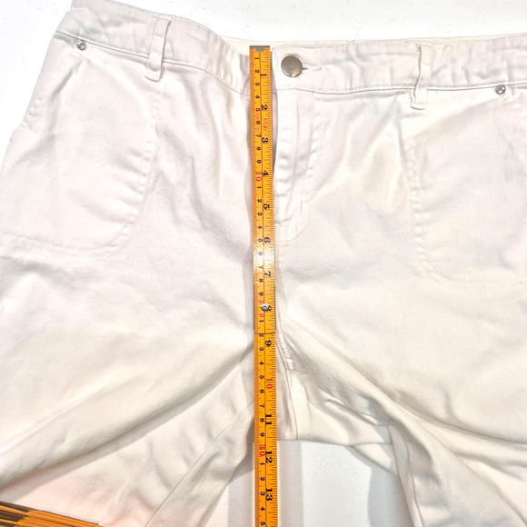 Dressbarn Women’s White Capri Jeans – Size 8 – Stretch Denim with Rhinestones - Picture 10 of 11